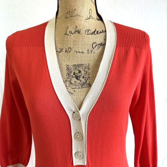 Les Copains Women's Scarlet Cream Trim V-Neck Cuffs 3/4 Sleeve Knit Sweater Sz 6 - Picture 2 of 13
